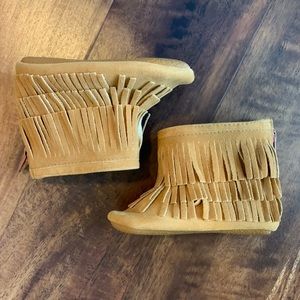 Sweet N Swag Fringe Moccasin Boots
